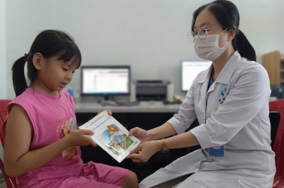 khám sàng lọc miễn phí dậy thì sớm ở trẻ em.